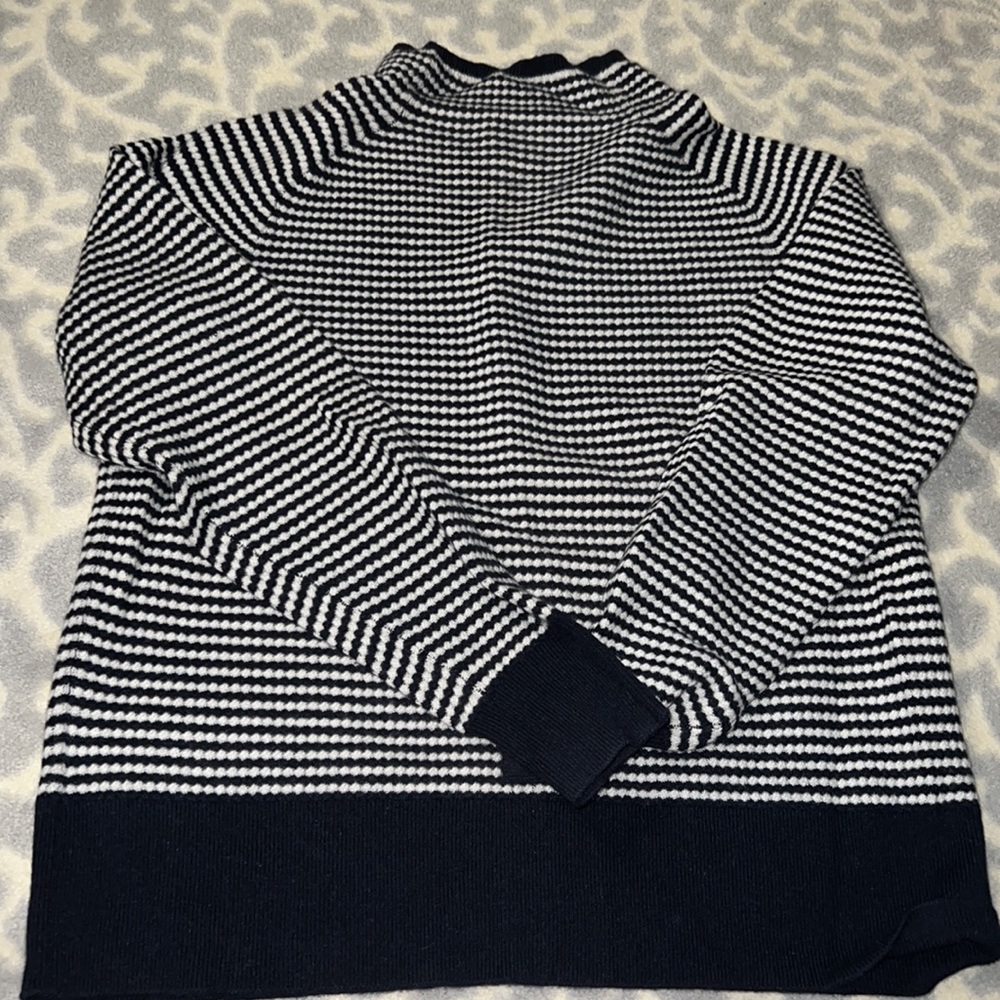 NWOT Club Monaco Kamlynn Cashmere Sweater. Ivory and Navy, ladies M. Gorgeous! - Picture 6 of 6